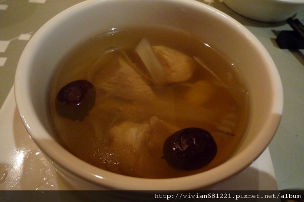 P1110864 ~ 牛蒡雞肉湯~1.jpg