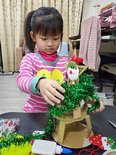 112.12.20#朵拉幼兒園親子聖誕樹DIY