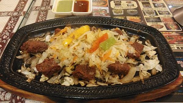 1030318-6阿拉丁印度巴基斯坦料理烤牛肉鐵盤.jpg