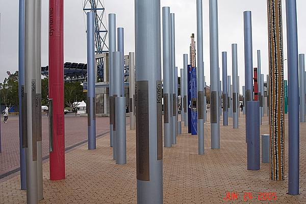 940624-2奧林匹克運動廣場有意義的紀念柱.JPG