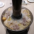 1110213-2老瀋陽酸菜白肉鍋套餐$1280.jpg