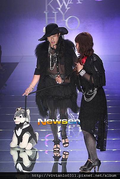 gag-concerts-brownie-walks-the-runway-at-seoul-fashion-week_keetr_0.jpg