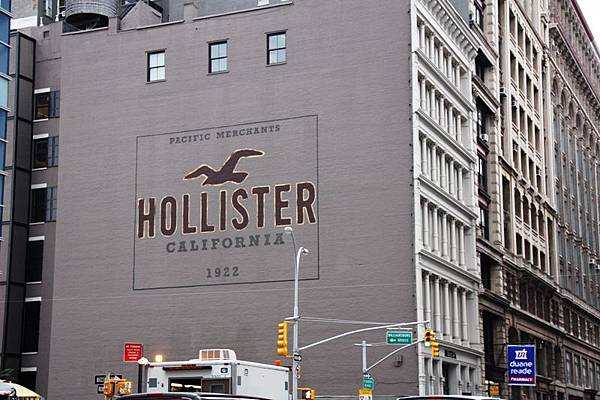 Hollister 