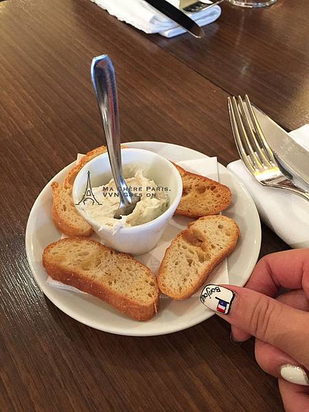 巴黎餐館 cafe louise