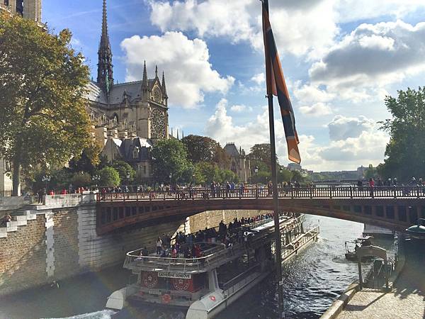 聖母院Cathédrale Notre-Dame de Paris