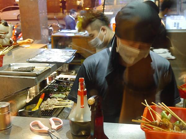 【台北善導寺串燒推薦】長安東路上平價又美味的串燒在柒串燒屋，輔大也有分店耶！