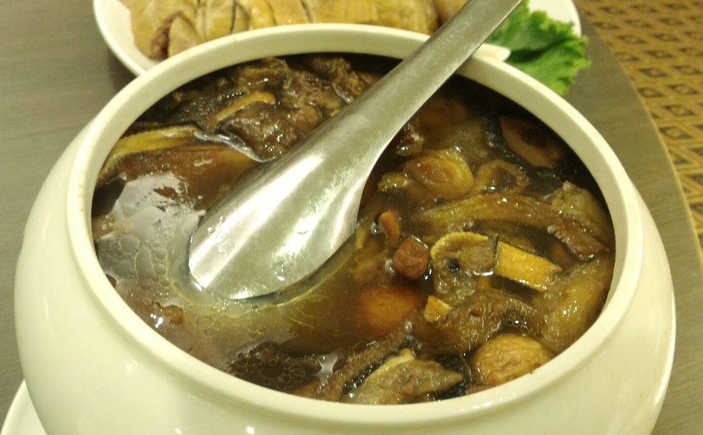 阿金海鮮-佛跳牆.jpg 阿金海鮮-佛跳牆.jpg