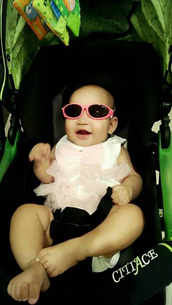 攝理教 寶寶墨鏡01.jpg 攝理教 寶寶墨鏡01.jpg