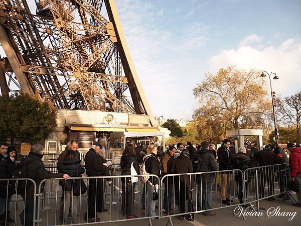 Eiffel Tower- 排隊人潮