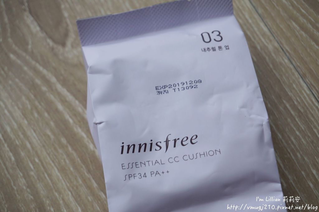 韓國美妝推薦innisfree63超潤色CC舒芙蕾粉餅 我的小棕瓶.JPG