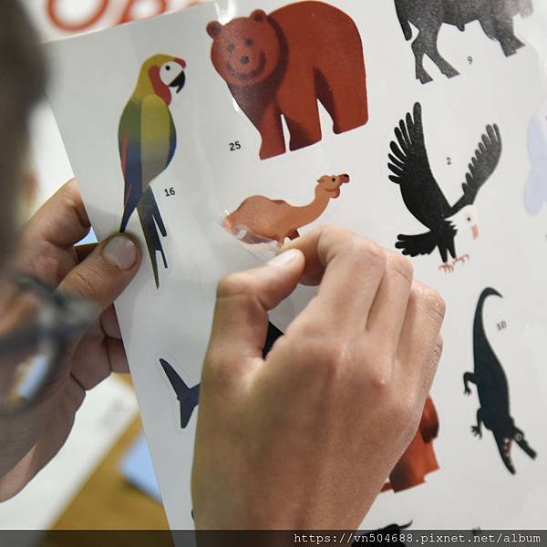 poppik-stickers-poster-affiche-animaux-monde-planisphere 5.jpg