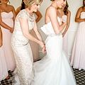 Getting-ready-wedding-photos-with-your-bridesmaids-5.jpg