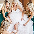 Getting-ready-wedding-photos-with-your-bridesmaids-8.jpg