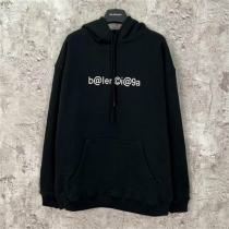 バレンシアガ パーカー 記号 数字 ロゴ 現代的 独特な印象 バレンシアガ パーカー 記号 数字 ロゴ 現代的 独特な印象