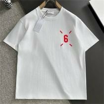 Maison Margiela Tシャツ 赤い数字デザイン Maison Margiela Tシャツ 赤い数字デザイン