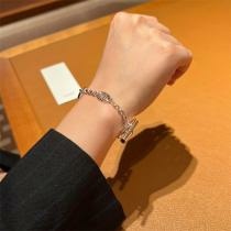 エルメス ブレスレット シルバーチェーンとオーバルリンク エ