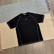 PRADA クールタッチ機能付き三角ロゴパッチテクニカルTシ