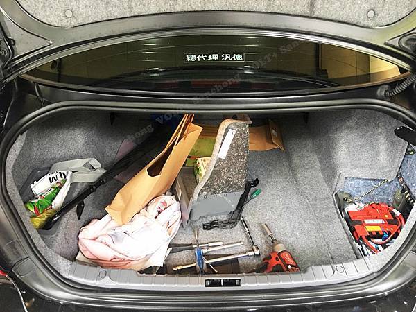 【台北】BMW寶馬 3-Series Sedan 330i E90 2010年 汽車電瓶 原車 MOLL莫爾 AGM 95AH 850A(EN) 更換 德製VARTA華達 AGM G14 95AH 850A(EN)