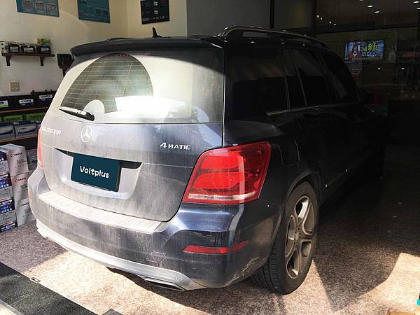 【台北】MERCEDES BENZ賓士 GLK-Class GLK220 CDI 4MATIC 柴油版 X204 2013年 汽車電瓶 原廠 德製VARTA華達 AGM 80AH 800A(EN) 更換 德製VARTA華達 AGM F21 80AH 800A(EN)