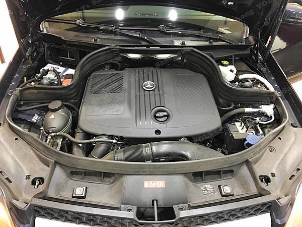 【台北】MERCEDES BENZ賓士 GLK-Class GLK220 CDI 4MATIC 柴油版 X204 2013年 汽車電瓶 原廠 德製VARTA華達 AGM 80AH 800A(EN) 更換 德製VARTA華達 AGM F21 80AH 800A(EN)