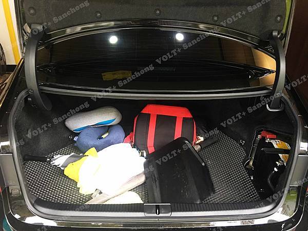 【台北】LEXUS凌志 ES300h Hybrid油電版 2013年 汽車電瓶 原廠 日製Panasonic國際 S65D26R 57AH 450A 更換 德國VARTA華達 EFB S-95R/130D26R 75AH 720A 有排氣孔設計