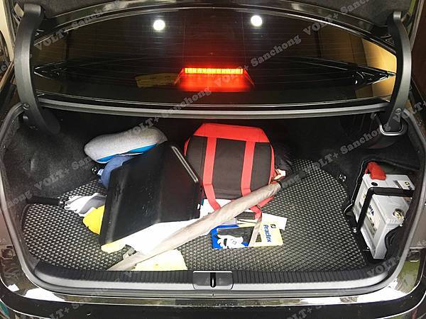 【台北】LEXUS凌志 ES300h Hybrid油電版 2013年 汽車電瓶 原廠 日製Panasonic國際 S65D26R 57AH 450A 更換 德國VARTA華達 EFB S-95R/130D26R 75AH 720A 有排氣孔設計