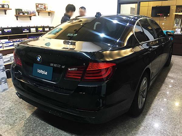 【台北】BMW寶馬 5-Series Sedan 520d 柴油版 F10 2012年 汽車電瓶 原廠 BMW AGM 90AH 900A(EN) 更換 義大利製FIAMM非凡 AGM VR900 90AH 900A(EN)