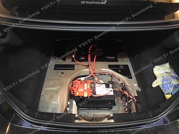 【台北】BMW寶馬 5-Series Sedan 520d 柴油版 F10 2012年 汽車電瓶 原廠 BMW AGM 90AH 900A(EN) 更換 義大利製FIAMM非凡 AGM VR900 90AH 900A(EN)