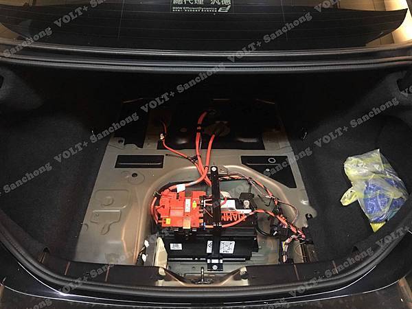 【台北】BMW寶馬 5-Series Sedan 520d 柴油版 F10 2012年 汽車電瓶 原廠 BMW AGM 90AH 900A(EN) 更換 義大利製FIAMM非凡 AGM VR900 90AH 900A(EN)