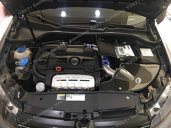 【台北】VOLKSWAGEN福斯 GOLF 1.4 TSI MK6六代 2012年 汽車電瓶 原車 德製VARTA華達 銀合金 D15 63AH 610A(EN) 更換 義大利製FIAMM非凡 EFB TR680 70AH 680A(EN)