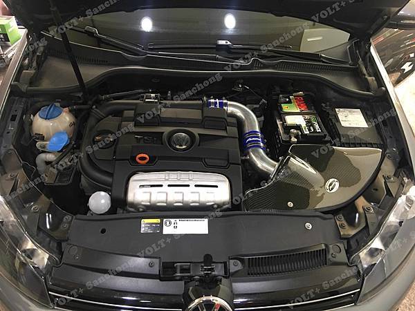 【台北】VOLKSWAGEN福斯 GOLF 1.4 TSI MK6六代 2012年 汽車電瓶 原車 德製VARTA華達 銀合金 D15 63AH 610A(EN) 更換 義大利製FIAMM非凡 EFB TR680 70AH 680A(EN)