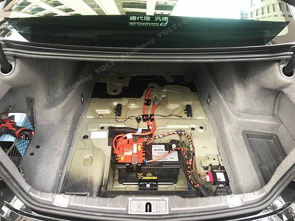 【台北】BMW寶馬 7-Series 740Li 長軸車型 F02 2012年 汽車電瓶 原廠 汎德貼標 法製EXIDE埃克塞德 AGM EK920 92AH 850A(EN) 更換 法製EXIDE埃克塞德 AGM EK950 95AH 850A(EN)