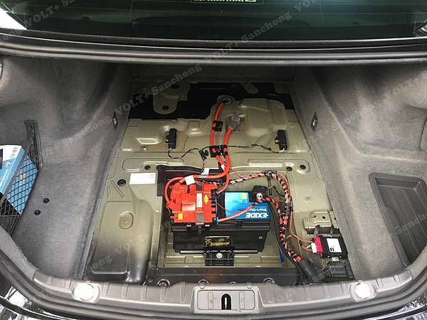 【台北】BMW寶馬 7-Series 740Li 長軸車型 F02 2012年 汽車電瓶 原廠 汎德貼標 法製EXIDE埃克塞德 AGM EK920 92AH 850A(EN) 更換 法製EXIDE埃克塞德 AGM EK950 95AH 850A(EN)