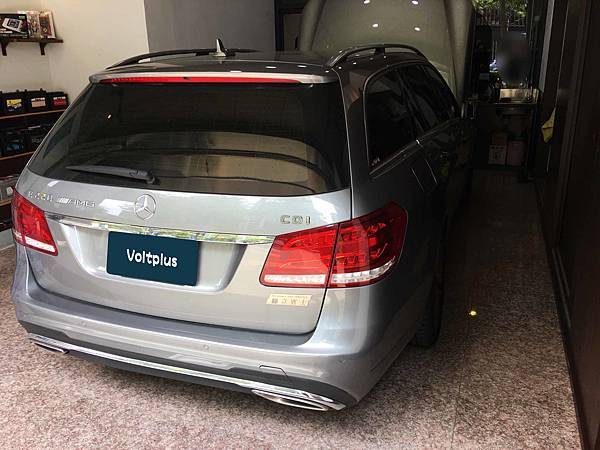 【台北】MERCEDES BENZ賓士 E-Class Estate E220 CDI 柴油版 AMG S212 2013年 汽車電瓶 原廠 BENZ AGM 80AH 800A(EN) 更換 德製VARTA華達 AGM F21 80AH 800A(EN)