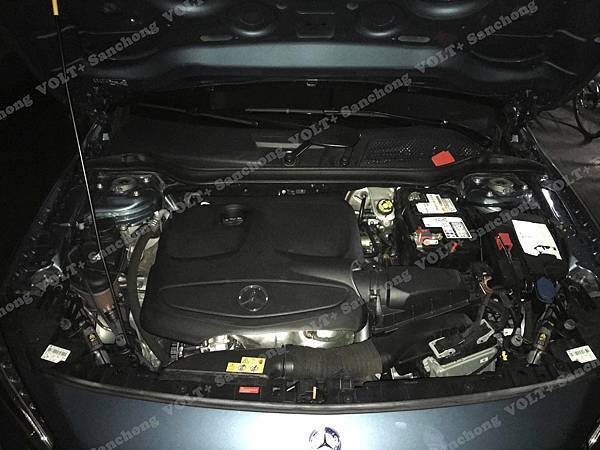 【台北】MERCEDES BENZ賓士 GLA-Class GLA180 X156 2015年 汽車電瓶 原廠 BENZ AGM 80AH 800A(EN) 更換 德製VARTA華達 AGM F21 80AH 800A(EN) 【到府安裝】