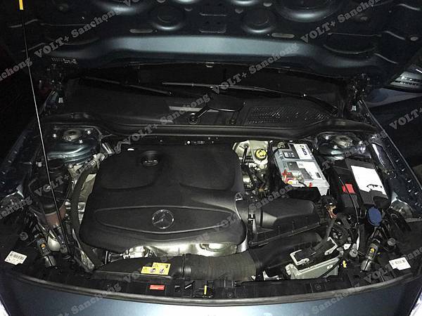 【台北】MERCEDES BENZ賓士 GLA-Class GLA180 X156 2015年 汽車電瓶 原廠 BENZ AGM 80AH 800A(EN) 更換 德製VARTA華達 AGM F21 80AH 800A(EN) 【到府安裝】