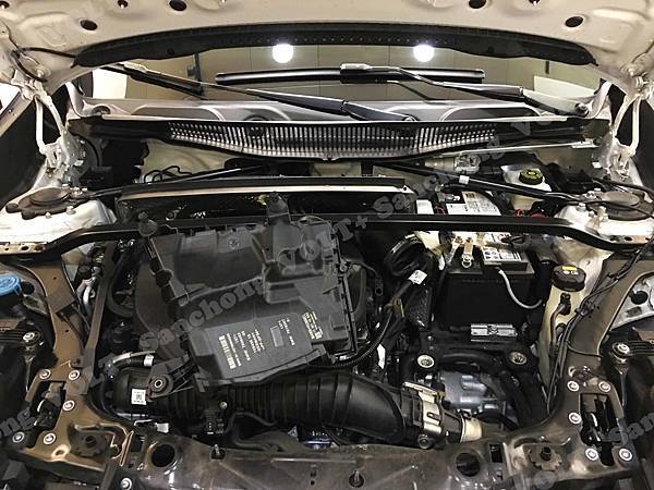 【台北】BMW寶馬 X1 sDrive20d 柴油版 F48 2015年 汽車電瓶 原廠 德製VARTA華達 AGM 80AH 800A(EN) 更換 德製VARTA華達 AGM F21 80AH 800A(EN)