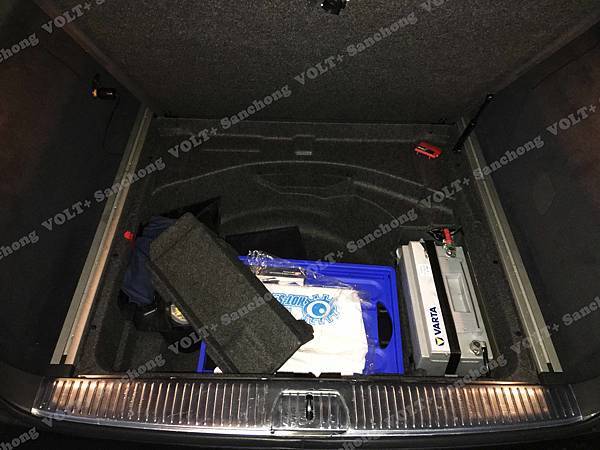 【台北】MERCEDES BENZ賓士 E-Class Estate E55 AMG W211 2004年 汽車電瓶 原廠 BENZ AGM 95AH 850A(EN) 更換 德製VARTA華達 銀合金 H3 100AH 830A(EN) 【到府安裝】