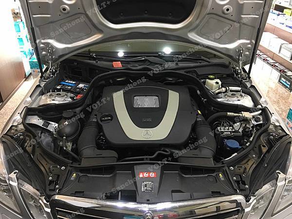 【台北】MERCEDES BENZ賓士 E-Class Sedan E350 W212 2011年 汽車電瓶 原車 法製EXIDE埃克塞德 AGM EK700 70AH 760A(EN) 更換 義大利製FIAMM非凡 AGM VR760 70AH 760A(EN)