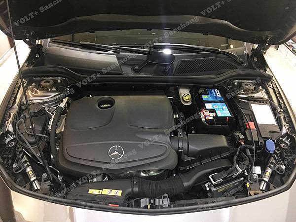 【台北】MERCEDES BENZ賓士 CLA-Class CLA200 C117 2015年 汽車電瓶 原廠 德製VARTA華達 AGM 70AH 760A(EN) 更換 法製EXIDE埃克塞德 AGM EK700 70AH 760A(EN)