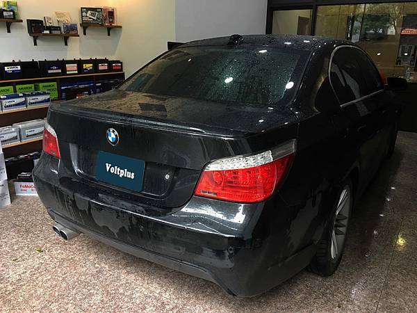 【台北】BMW寶馬 5-Series Sedan 520d 柴油版 E60 2009年 汽車電瓶 原廠 汎德貼標 法製EXIDE埃克塞德 AGM EK920 92AH 850A(EN) 更換 法製EXIDE埃克塞德 AGM EK950 95AH 850A(EN)