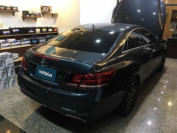 【台北】MERCEDES BENZ賓士 E-Class Coupe E200 C207 2014年 汽車電瓶 原廠 BENZ AGM 80AH 800A(EN) 更換 德製VARTA華達 AGM F21 80AH 800A(EN)