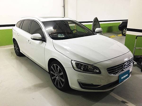 【台北】VOLVO富豪 V60 D4 柴油版 2014年 汽車電瓶 原廠 VOLVO 80AH 700A(EN) 更換 德製VARTA華達 銀合金 F18 85AH 800A(EN) 【到府安裝】
