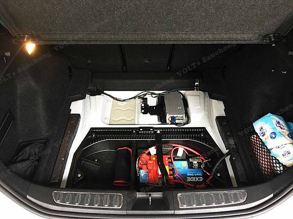 【台北】BMW寶馬 X1 sDrive18i 汽油版 E84 2015年 汽車電瓶 原廠 德製VARTA華達 AGM 80AH 800A(EN) 更換 法製EXIDE埃克塞德 AGM EK800 80AH 800A(EN)