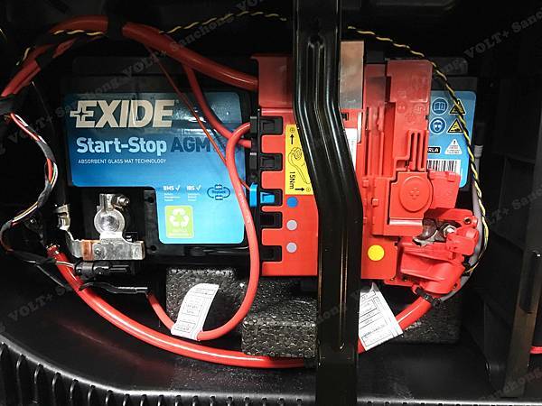 【台北】BMW寶馬 X1 sDrive18i 汽油版 E84 2015年 汽車電瓶 原廠 德製VARTA華達 AGM 80AH 800A(EN) 更換 法製EXIDE埃克塞德 AGM EK800 80AH 800A(EN)
