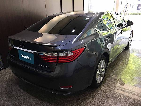 【台北】LEXUS凌志 ES300h Hybrid油電版 2013年 汽車電瓶 原廠 日製Panasonic國際 S65D26R 57AH 450A 更換 德國VARTA華達 EFB S-95R/130D26R 75AH 720A 有排氣孔設計