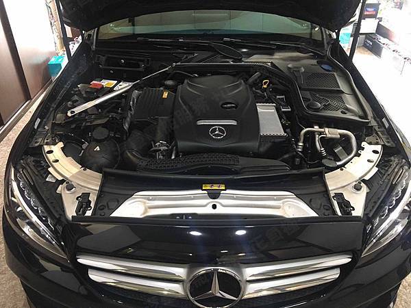 【台北】MERCEDES BENZ賓士 C-Class Sedan C300 W205 2015年 原廠電瓶 BENZ AGM 80AH 800A(EN) 更換 汽車電池 德國VARTA華達 德國廠 AGM F21 80AH 800A(EN)