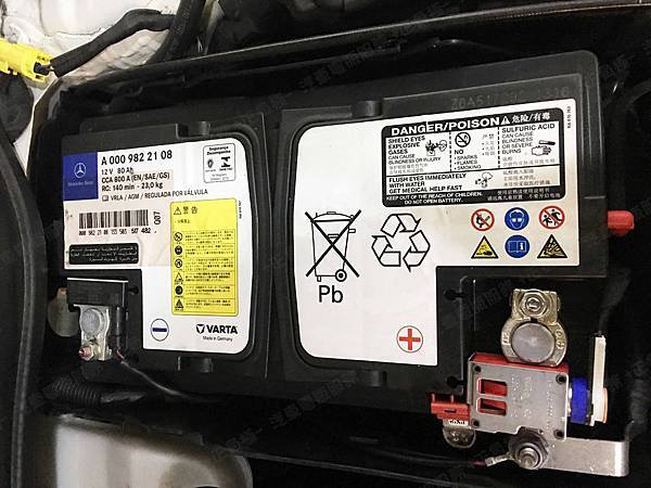【台北】MERCEDES BENZ賓士 CLA Shooting Brake CLA45 AMG 五門獵跑 X117 2015年 原廠電瓶 德製VARTA華達 AGM 80AH 800A(EN) 更換 汽車電池 德國VARTA華達 韓國廠 AGM LN4 580901080 80AH 800A(EN)