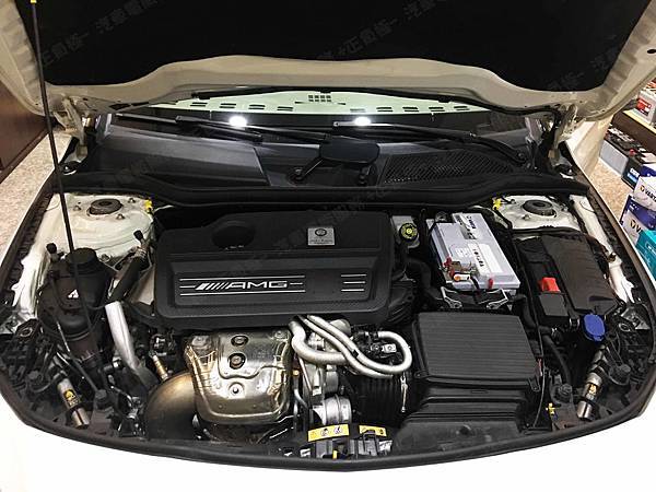 【台北】MERCEDES BENZ賓士 CLA Shooting Brake CLA45 AMG 五門獵跑 X117 2015年 原廠電瓶 德製VARTA華達 AGM 80AH 800A(EN) 更換 汽車電池 德國VARTA華達 韓國廠 AGM LN4 580901080 80AH 800A(EN)