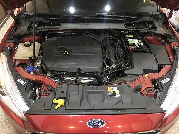 【台北】FORD福特 New Focus S 5D 1.5 EcoBoost MK3.5 三‧五代 汽油版 2016年 原廠電瓶 VARTA華達 EFB 75AH 700A(EN) 更換 汽車電池 義大利FIAMM非凡 EFB TR730 75AH 730A(EN)